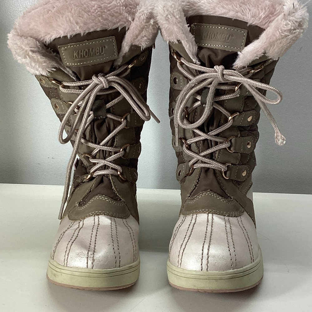 Khombu Jessie Pink and Tan Winter Boots Size 2 with faux fur lining.